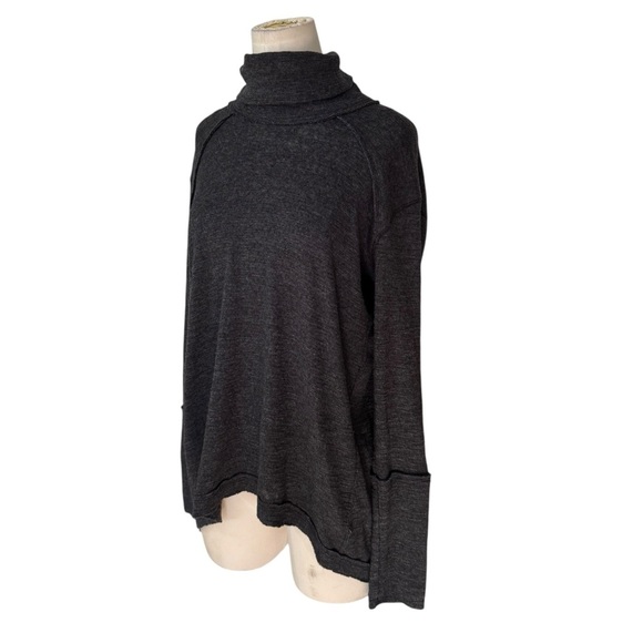 FREE PEOPLE - Split Back Turtleneck Sweater in Size  S - Picture 5 of 8